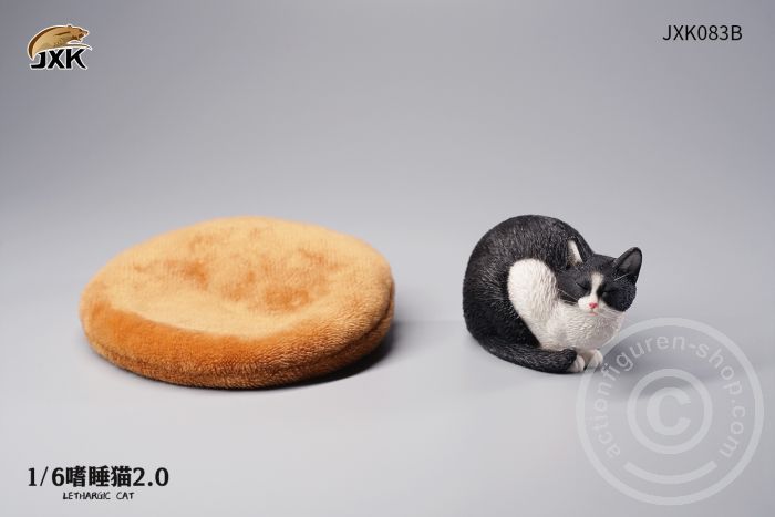 JxK083B-03 Lethargic Cat 2.0 - black/white