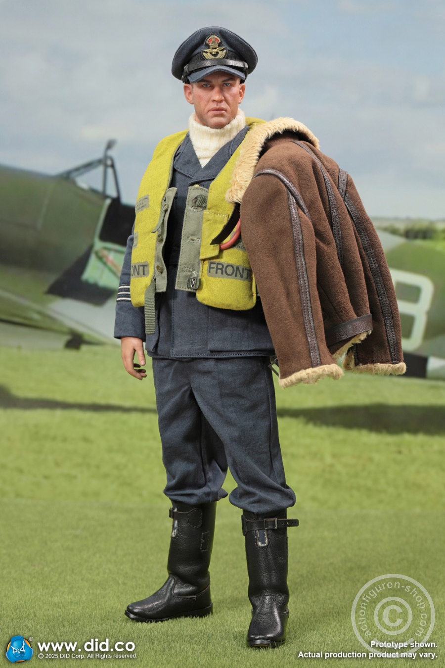 Tom - WWII British Pilot Squadron Leader - in 1/6 scale Tom - WWII British Pilot Squadron Leader - in 1/6 scale