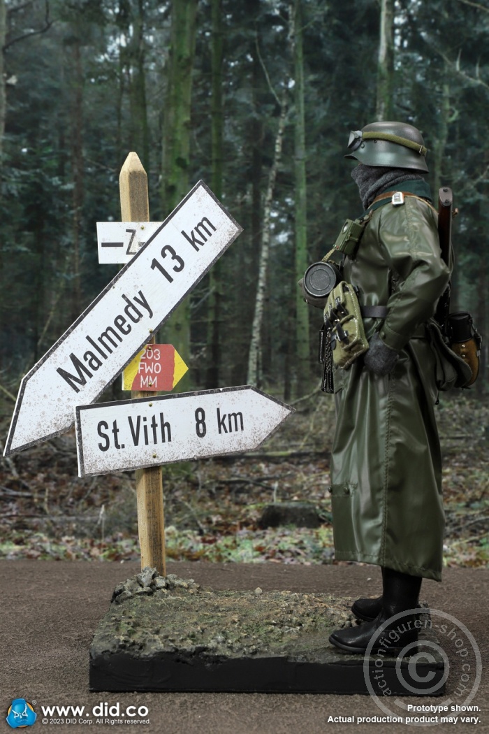 WWII German Shepherd Dog & Road Signs Set