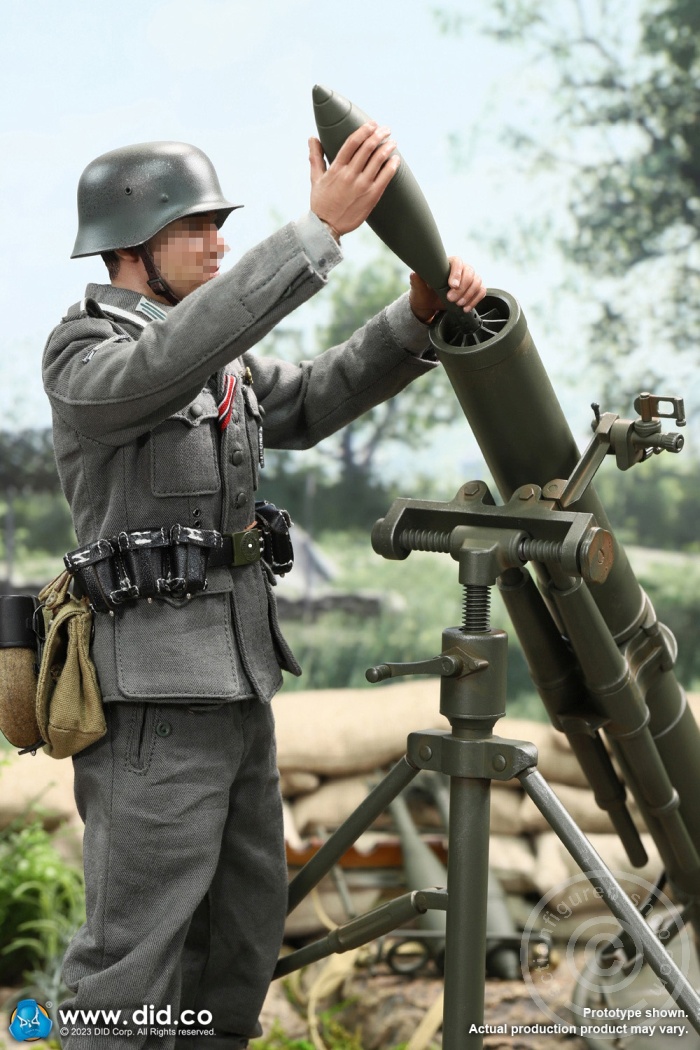 German 12cm Granatwerfer 42 mortar (green) - WW II German 12cm Granatwerfer 42 mortar (green) - WW II