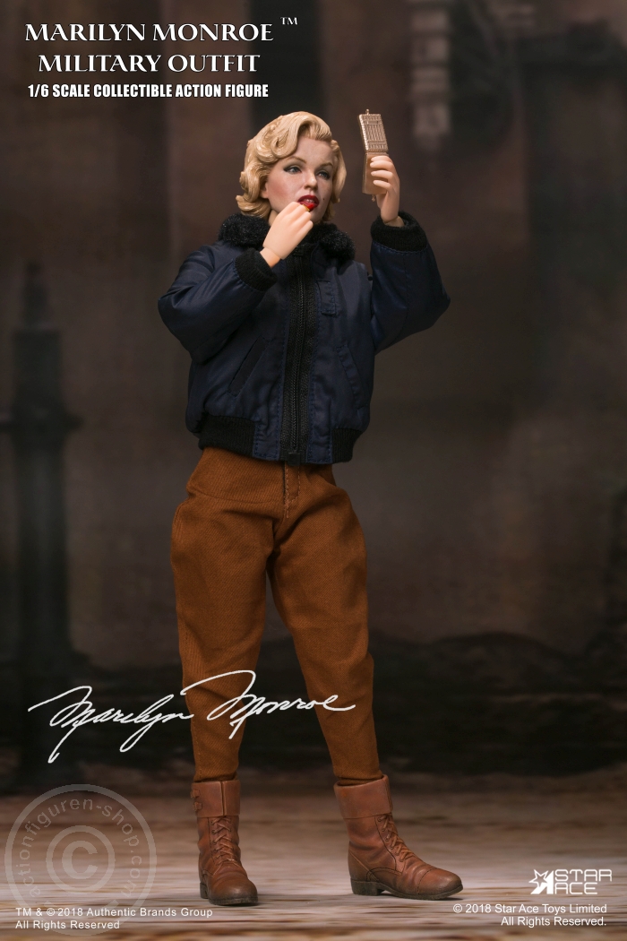 Marilyn Monroe (Military Outfit)