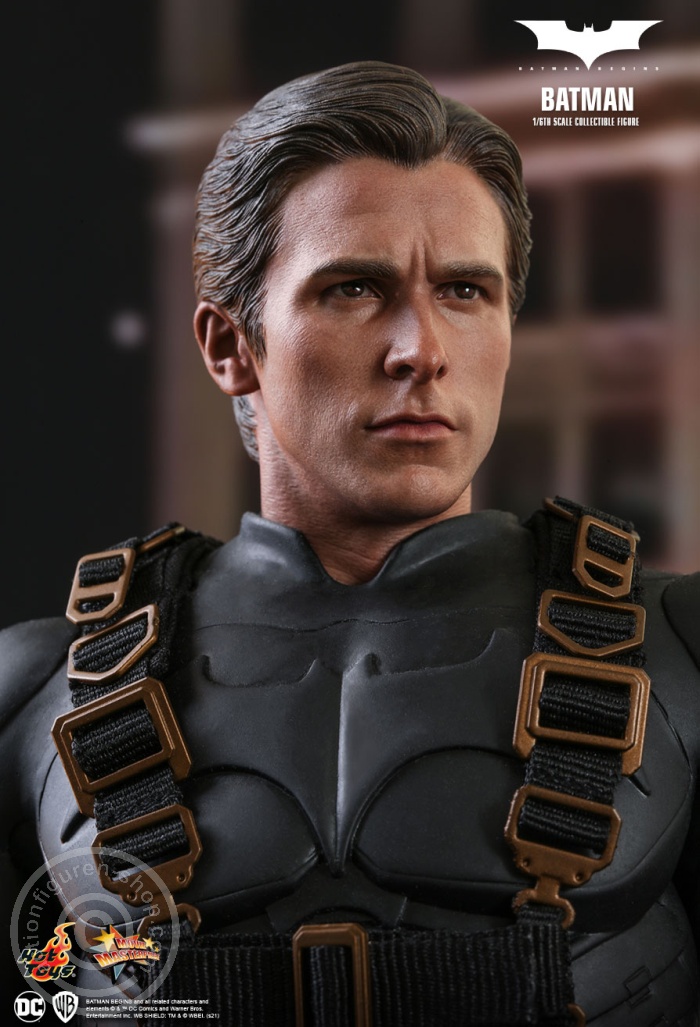 Batman Begins - Batman - Hot Toys Exclusive