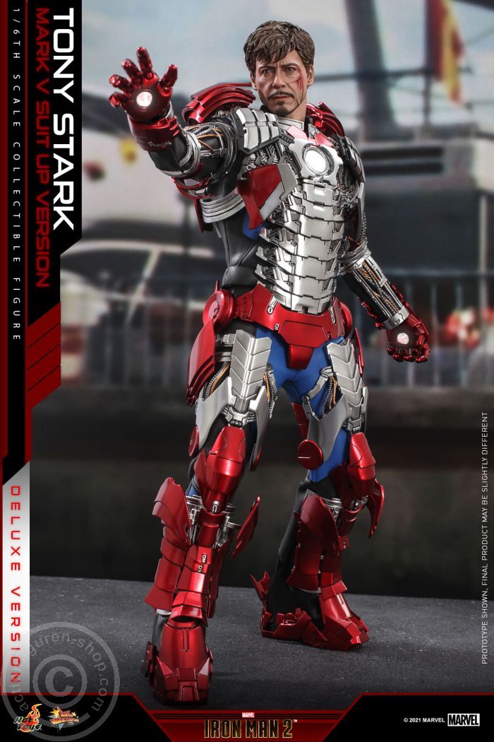Iron Man 2 - Tony Stark (Mark V Suit up Version) - Deluxe Version - MMS600 Iron Man 2 - Tony Stark (Mark V Suit up Version) - Deluxe Version - MMS600
