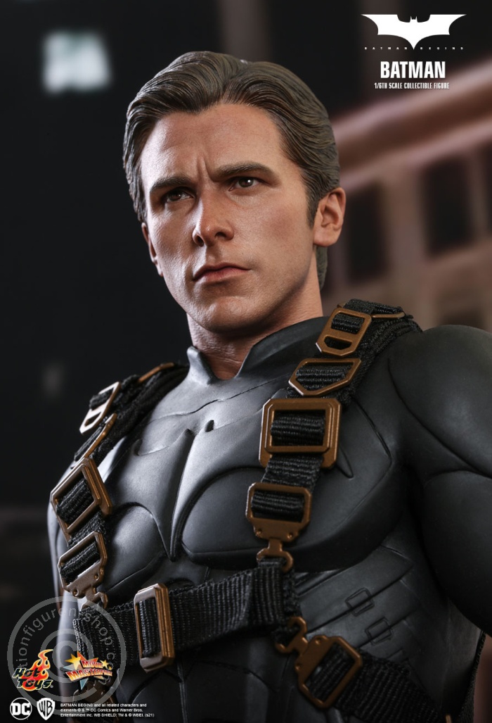 Batman Begins - Batman - Hot Toys Exclusive