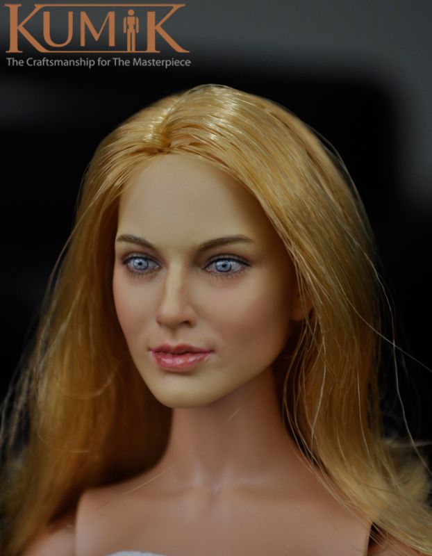 Weiblicher Kopf - blonde Haare