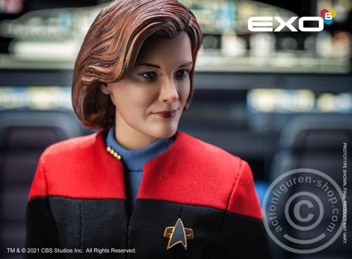 EX-01-004-07 Captain Kathryn Janeway - Star Trek: Voyager