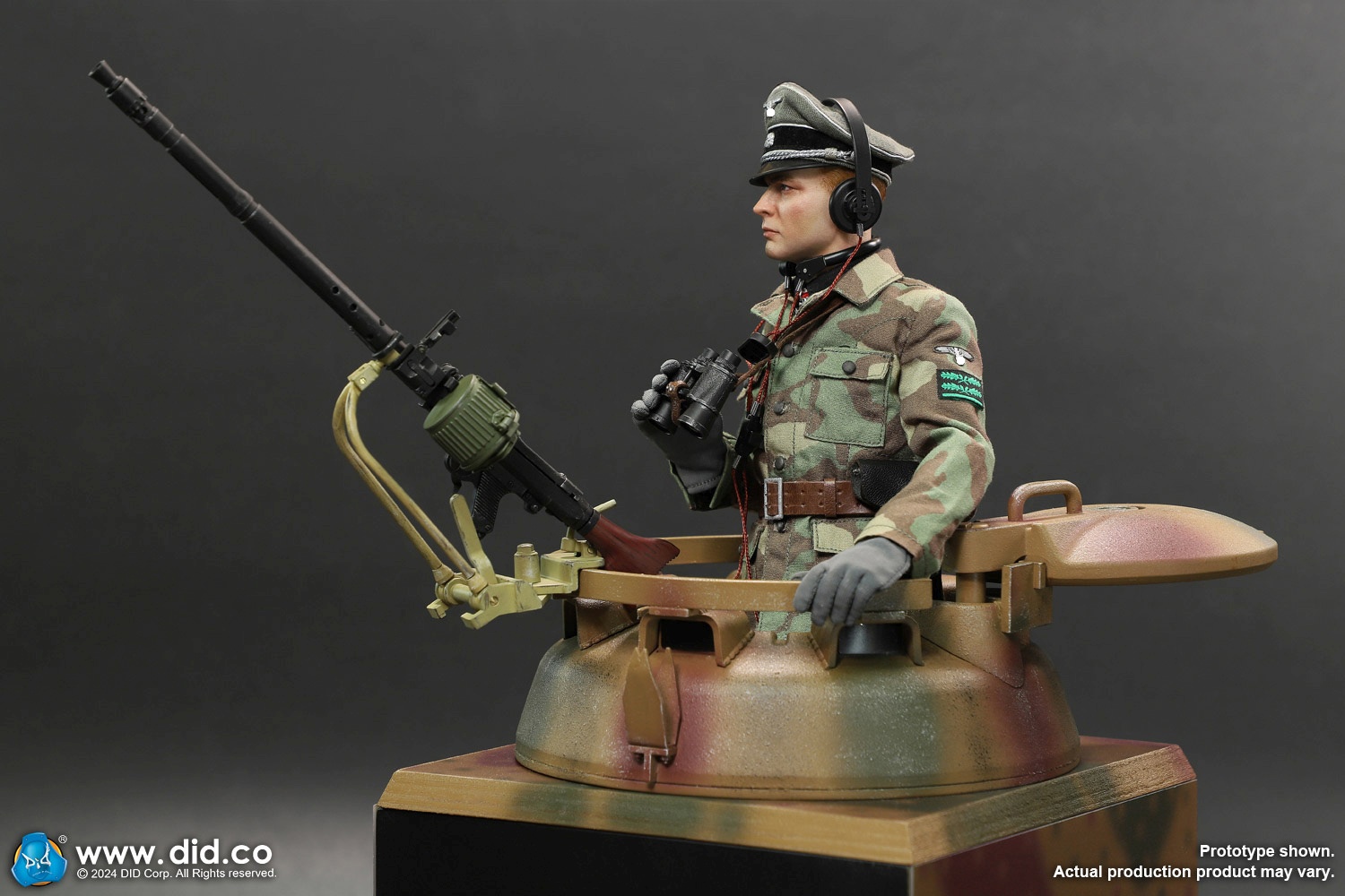 Panther Tank Diorama with MG34 - WWII German Panzer Panther Tank Diorama with MG34 - WWII German Panzer