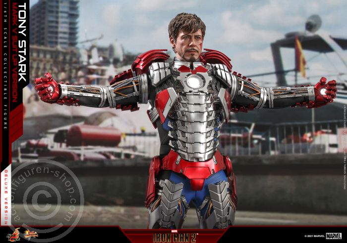 Iron Man 2 - Tony Stark (Mark V Suit up Version) - Deluxe Version - MMS600 Iron Man 2 - Tony Stark (Mark V Suit up Version) - Deluxe Version - MMS600