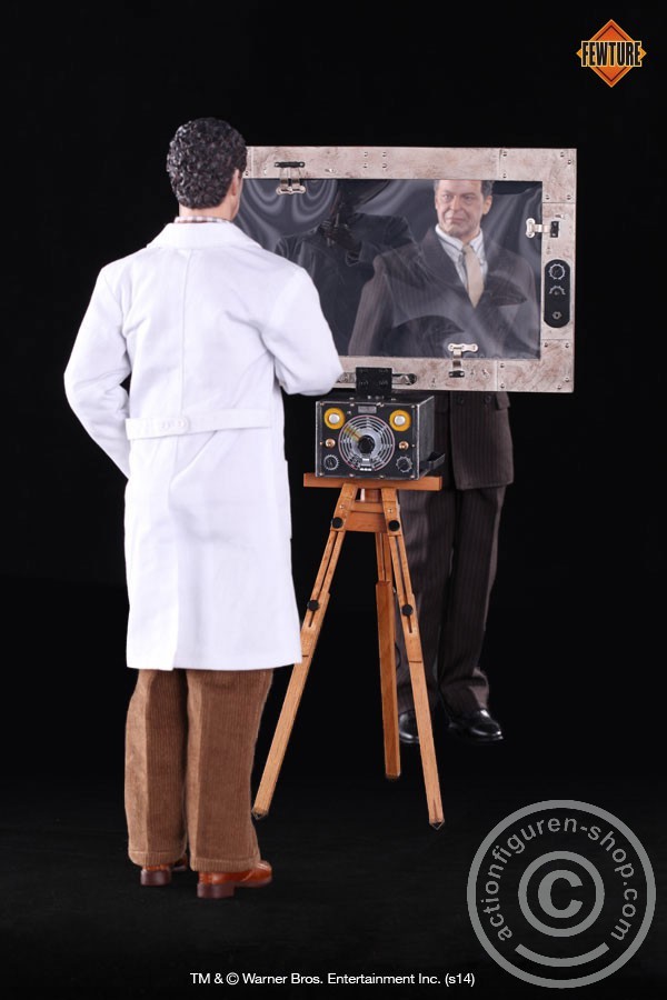 FRI001-23 Fringe - Walter Bishop