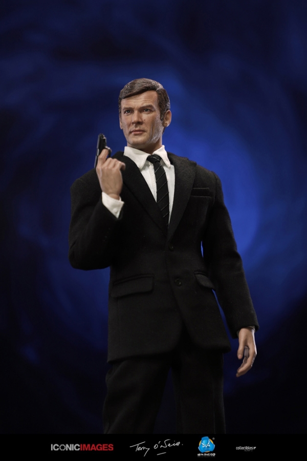 Roger Moore - 007