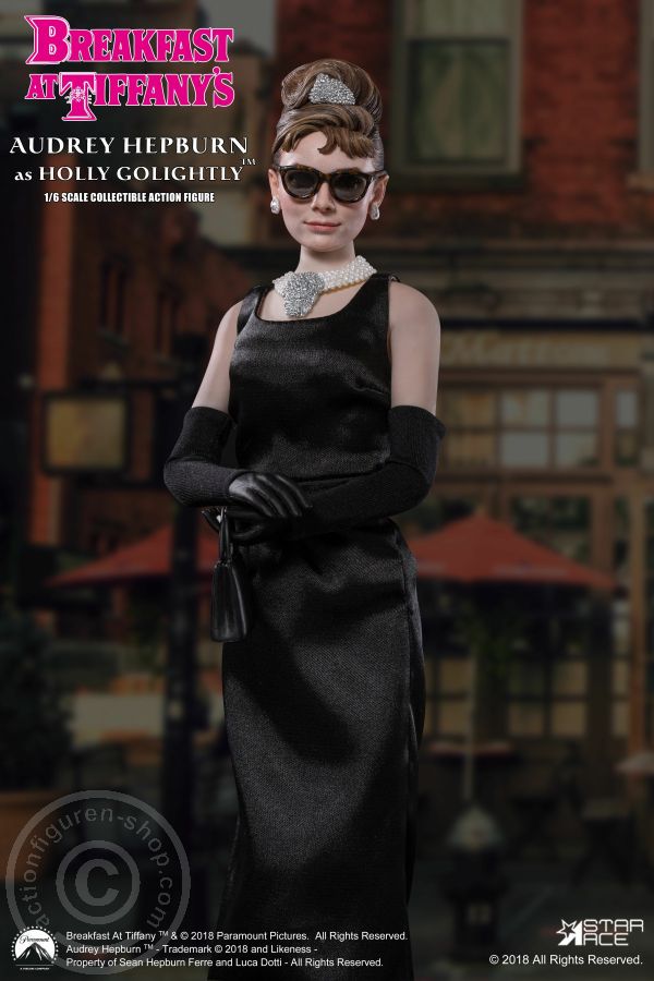 SA051-02 Audrey Hepburn - Breakfast at Tiffany