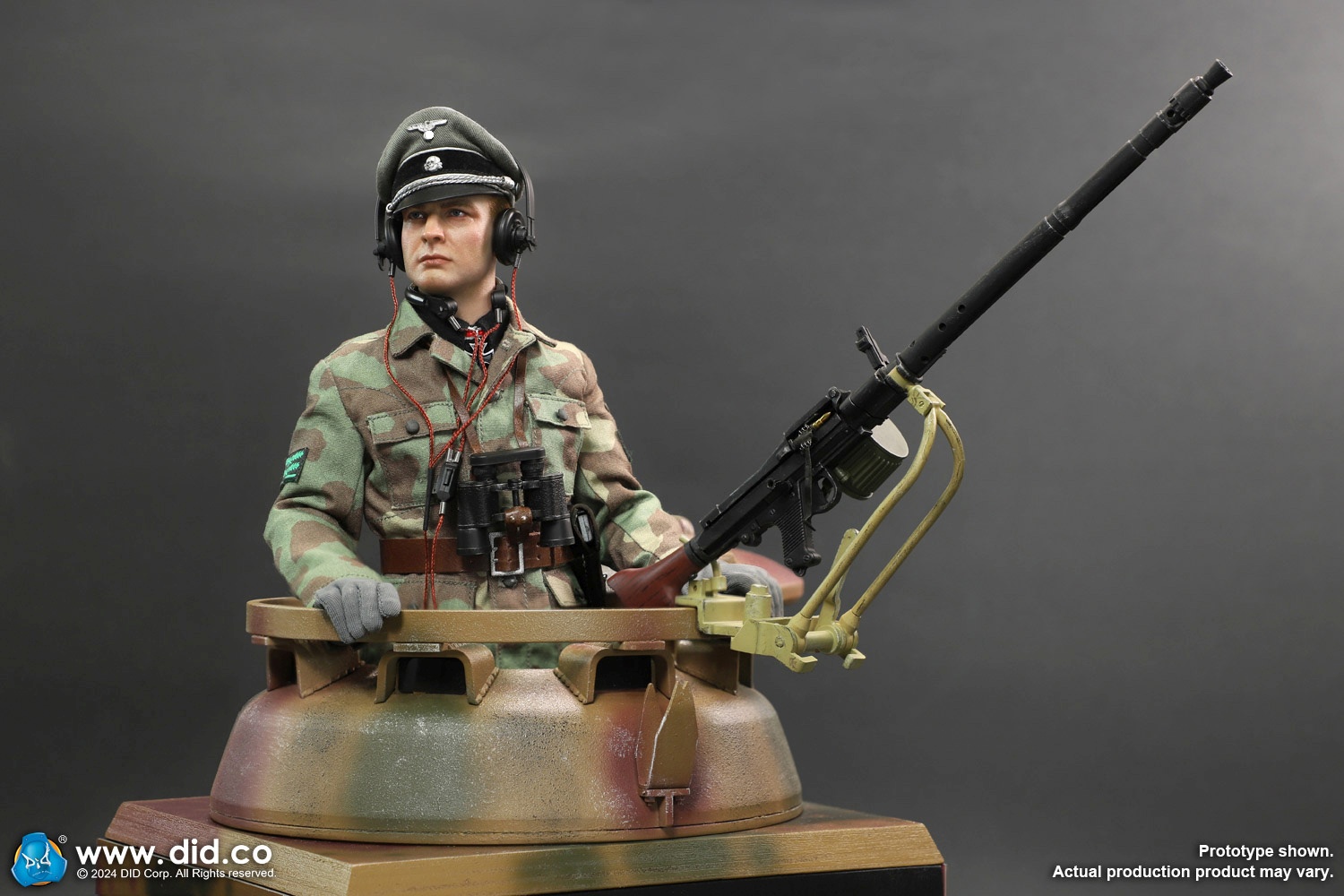 Panther Tank Diorama with MG34 - WWII German Panzer