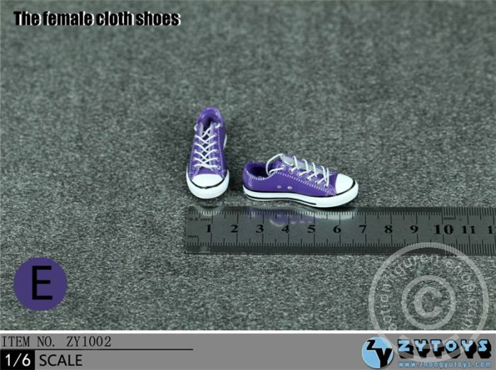 Female Sneakers - violett