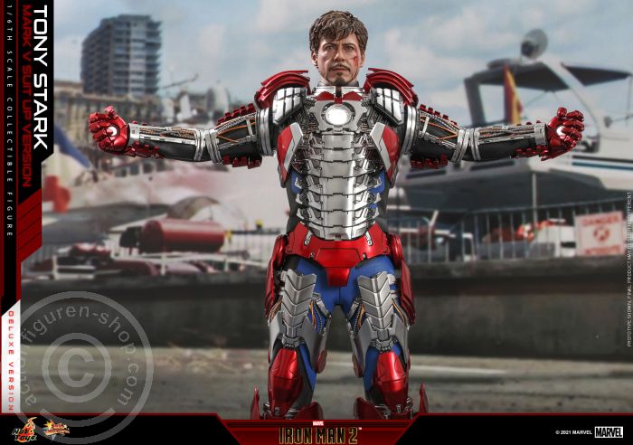 Iron Man 2 - Tony Stark (Mark V Suit up Version) - Deluxe Version - MMS600 Iron Man 2 - Tony Stark (Mark V Suit up Version) - Deluxe Version - MMS600