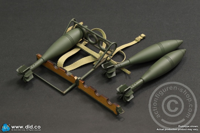 German 12cm Granatwerfer 42 mortar (green) - WW II German 12cm Granatwerfer 42 mortar (green) - WW II