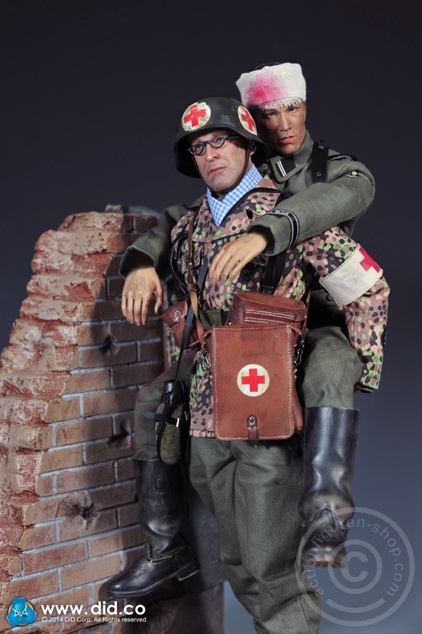 80100-60rxePFtczd4dTs Waffen XX Stabsarzt - Peter