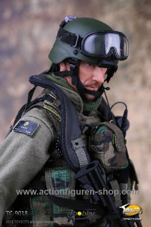 TTL9018-12 US Navy Corpsman - Joint Operation