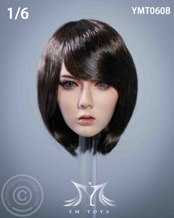 Head - dark-brown short Hair