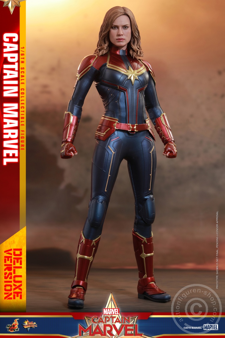 Captain Marvel (Deluxe Version)