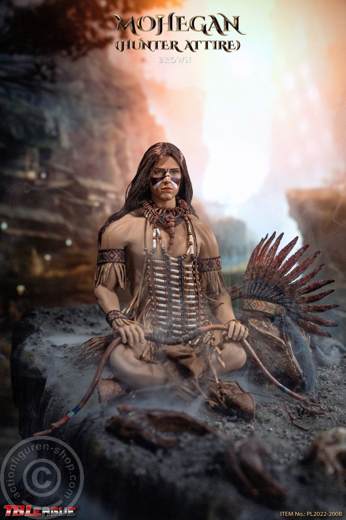 Mohegan (hunter attire) - Brown Mohegan (hunter attire) - Brown