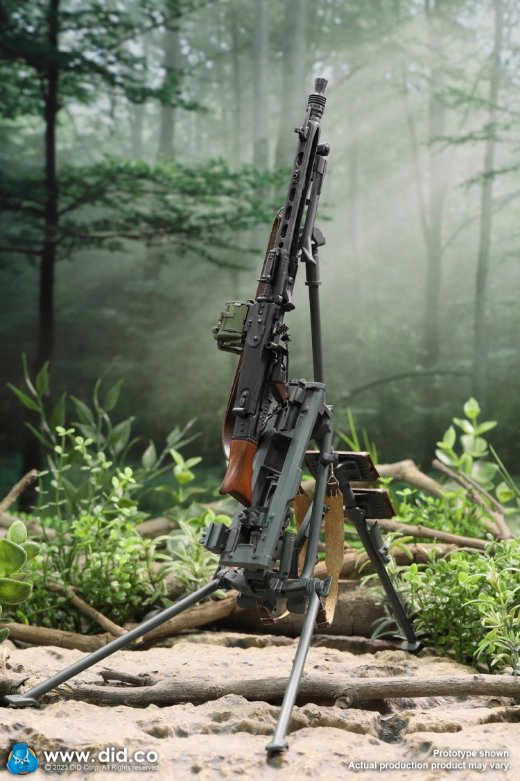 WWII German MG42 Tripod - green WWII German MG42 Tripod - green