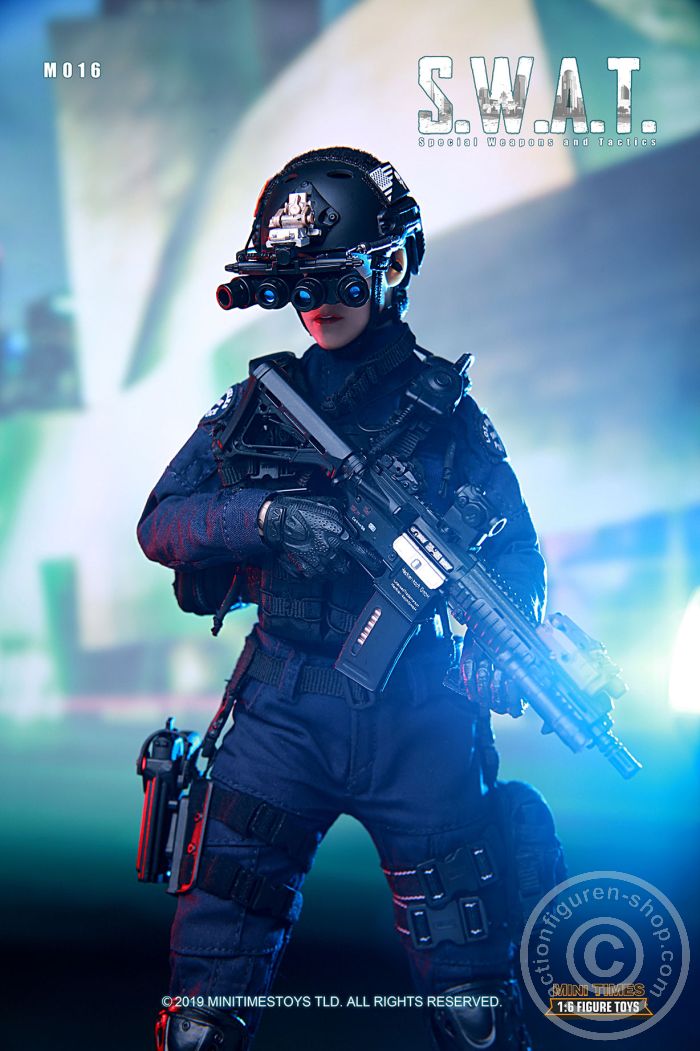 MT-M016-08 SWAT - Female LAPD Officer