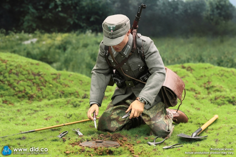 Jürgen Neumann - WWII German WH Mine Detector
