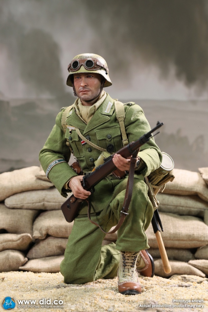 80152-17 Burk - WWII German Africa Korps Infantry Man