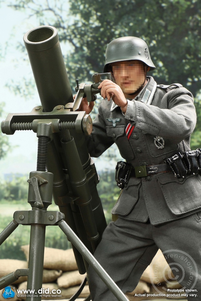 German 12cm Granatwerfer 42 mortar (green) - WW II German 12cm Granatwerfer 42 mortar (green) - WW II