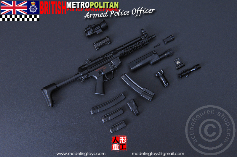 S9002-37nzxZzCWVwOOGQ British Metropolitan Armed Police Officer