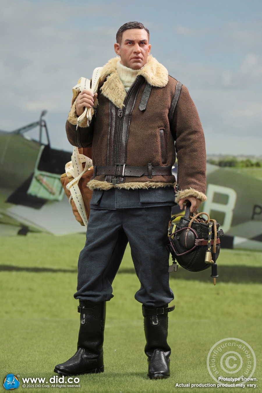 Tom - WWII British Pilot Squadron Leader - in 1/6 scale Tom - WWII British Pilot Squadron Leader - in 1/6 scale