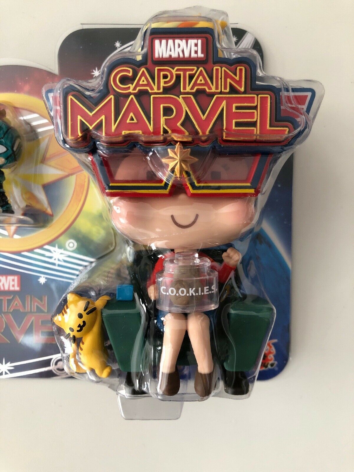 cosb540-027Xe1bQ0Pesjsl Captain Marvel - Season Greetings 2018 VIP Gift