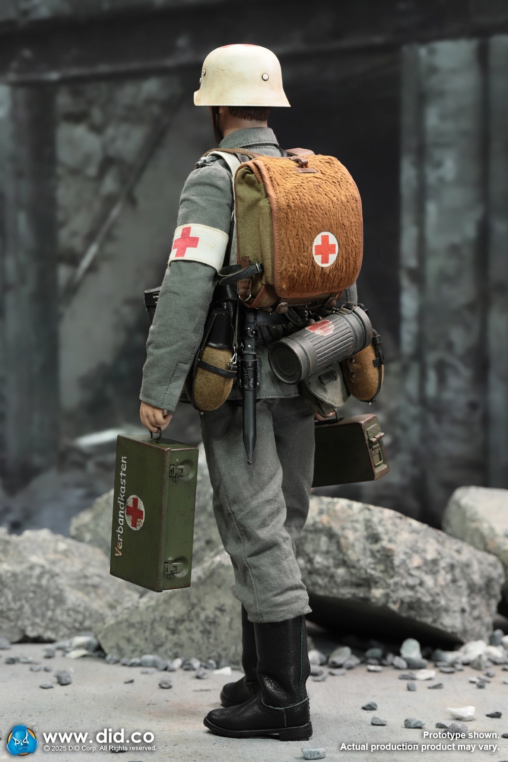 German WH Medic Officer - Unterarzt Gröger - in 1/6 scale German WH Medic Officer - Unterarzt Gröger - in 1/6 scale