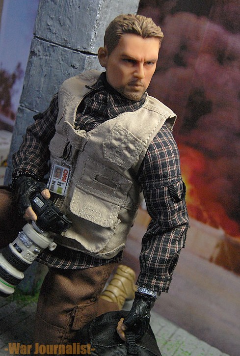WAR-7 War Journalist