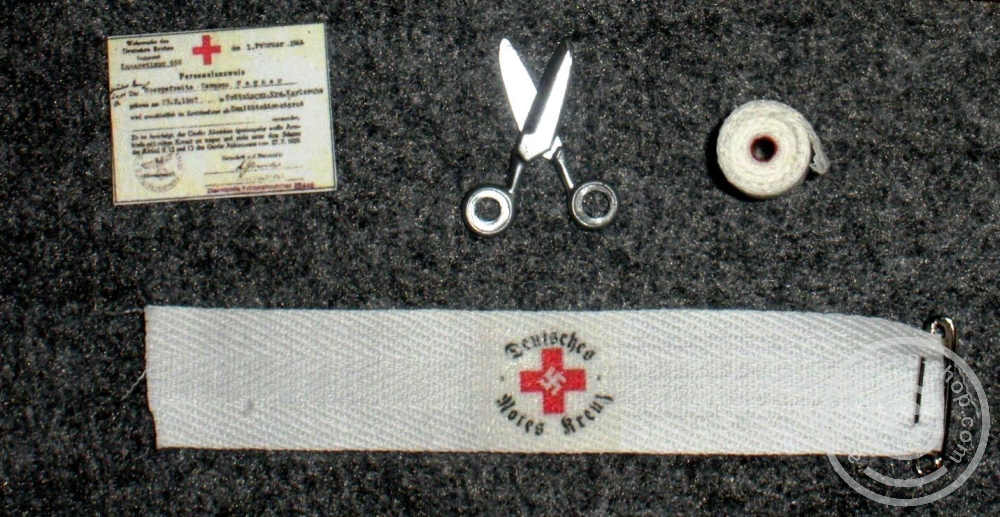 WW II German Sanitäts Set