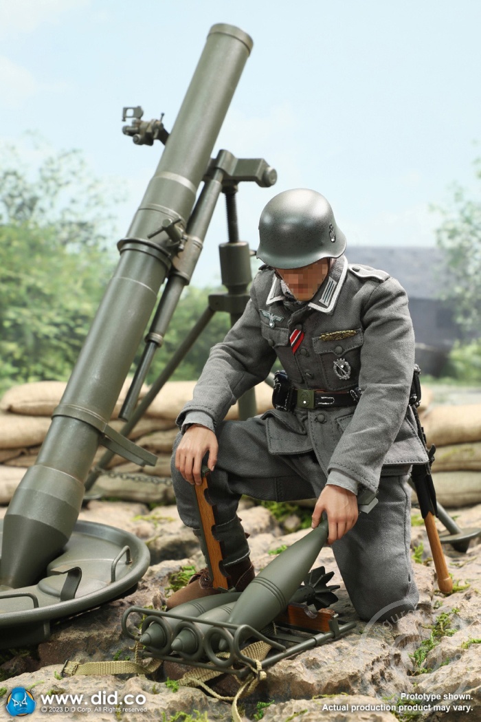 German 12cm Granatwerfer 42 mortar (green) - WW II German 12cm Granatwerfer 42 mortar (green) - WW II