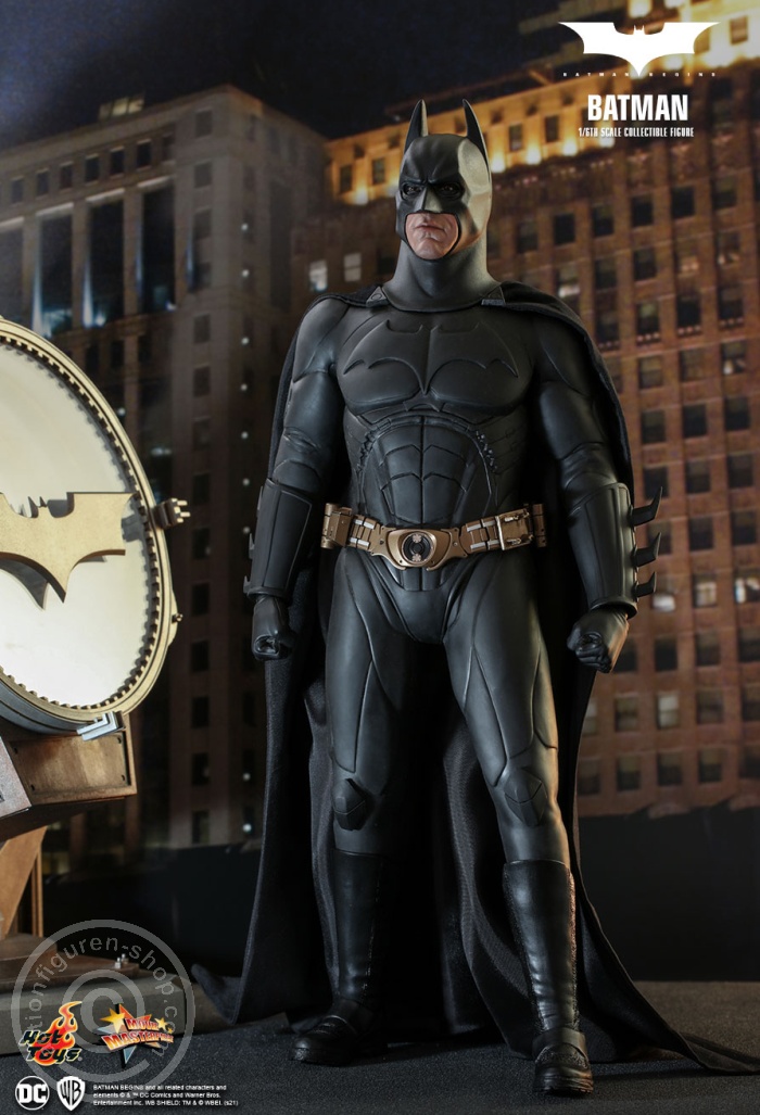 Batman Begins - Batman - Hot Toys Exclusive