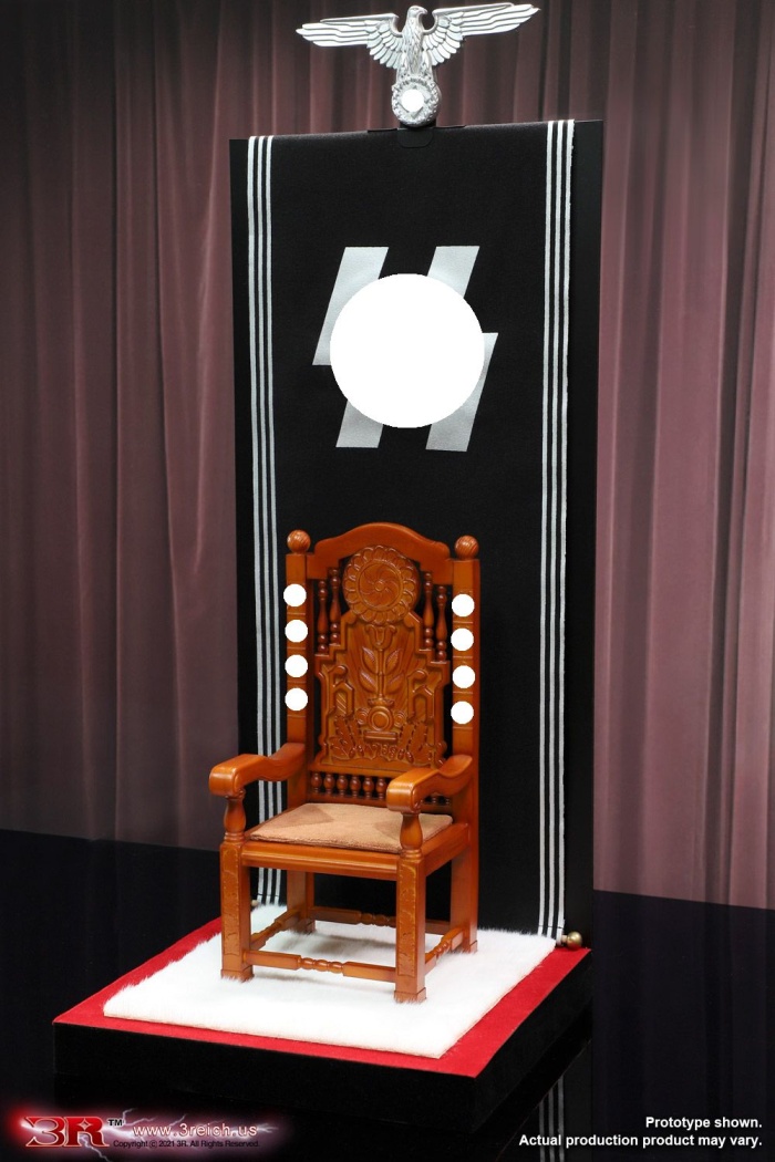 HL648-01 WWII - German Chair Diorama