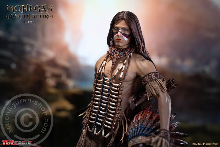 Mohegan (hunter attire) - Brown Mohegan (hunter attire) - Brown