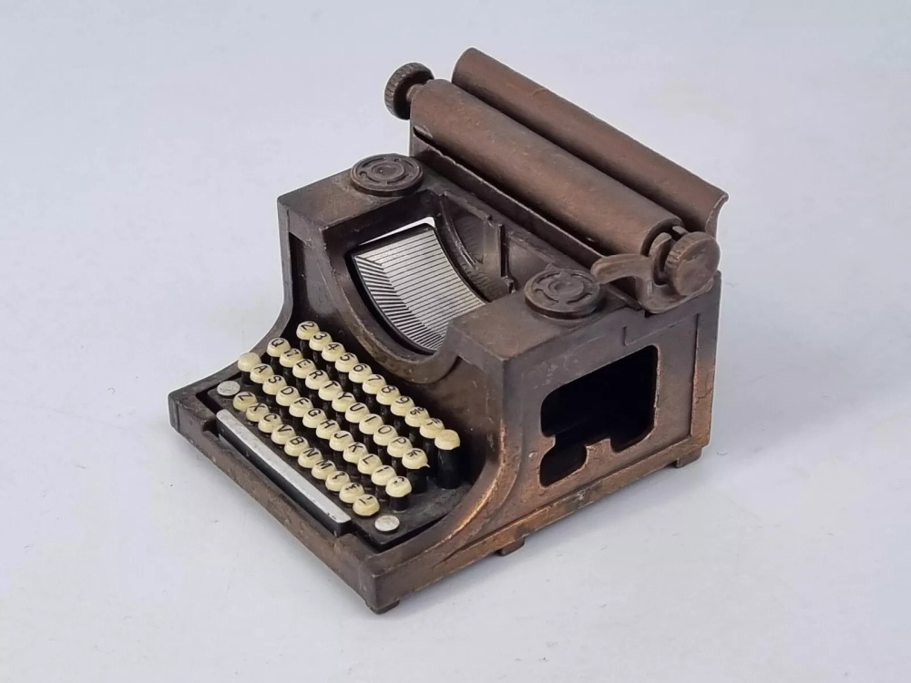 Typewriter - in 1/6 scale
