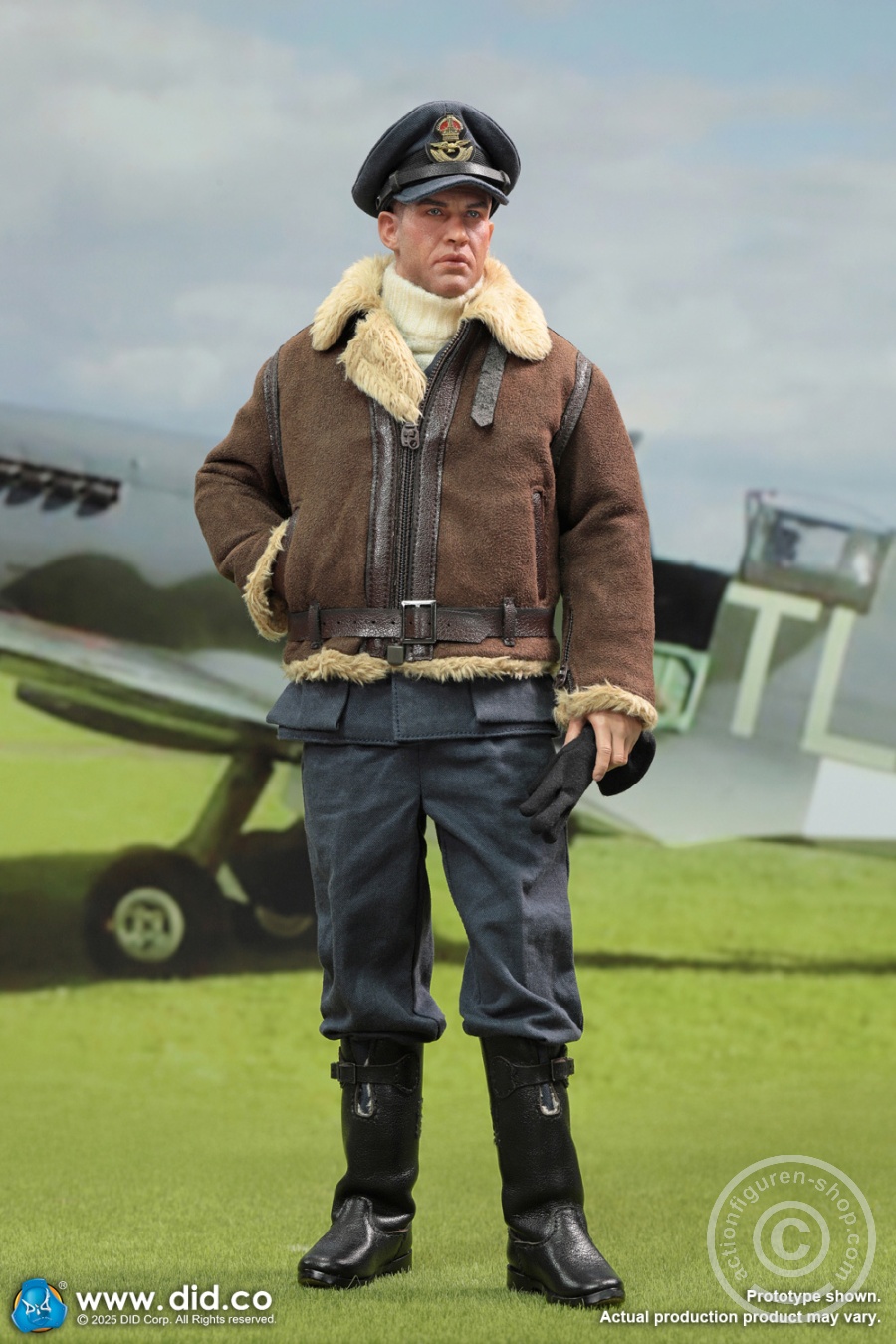 Tom - WWII British Pilot Squadron Leader - in 1/6 scale Tom - WWII British Pilot Squadron Leader - in 1/6 scale