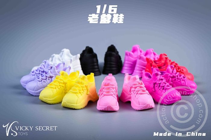 Female Sport Sneakers - black