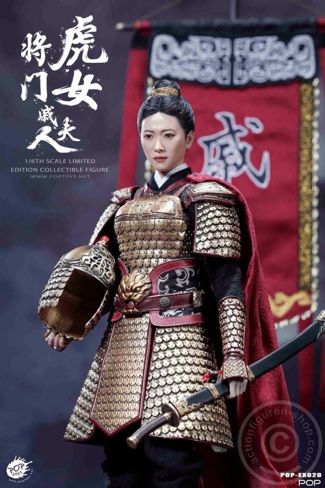 Heroine Mrs. Qi + Pferd + Banner