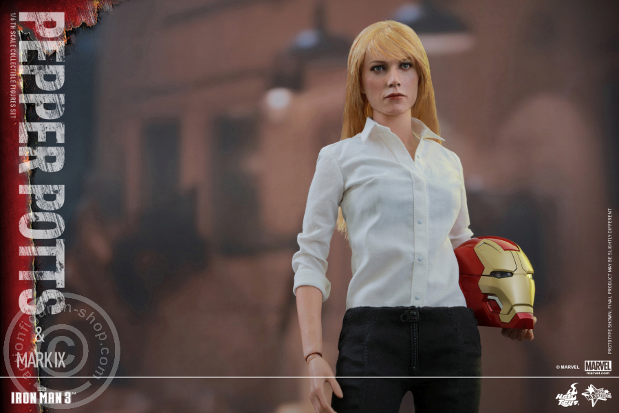 177991-03 Iron Man 3 - Pepper Potts + Mark IX