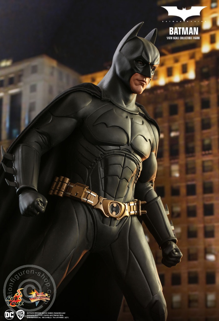 Batman Begins - Batman - Hot Toys Exclusive