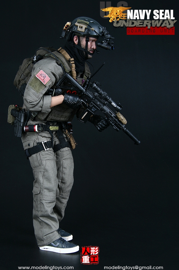 BBT-S9003-18qFvs2v7Rs3c4S US Navy SEAL Underway - Boarding Unit