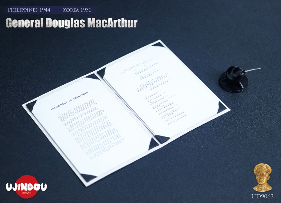 General Douglas MacArthur - Philippines 1944 - Korea 1951 - in 1/6 scale