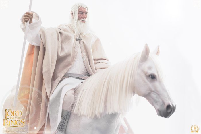 Gandalf The White w/ Horse - LOTR - Crown Series