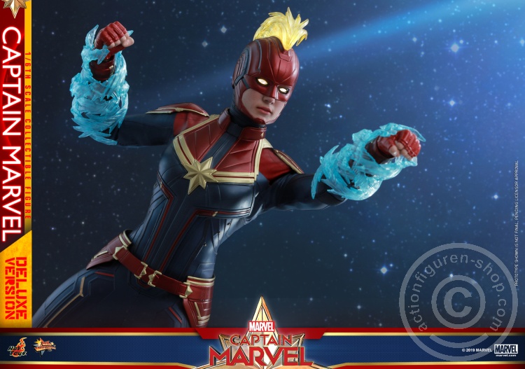 Captain Marvel (Deluxe Version)