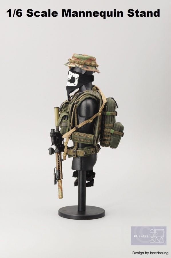 Bust02-20 Schneider- Kleider-Puppe - green